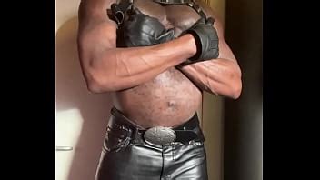 Vista previa Entrenamiento de pezones fetiche de músculos negros XVIDEOS