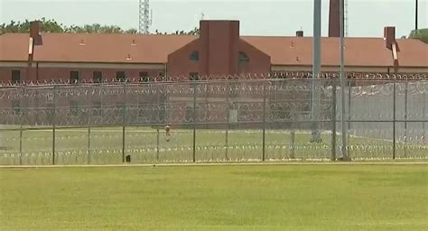 Josh Duggar's Thanksgiving prison meal revealed as he spends first