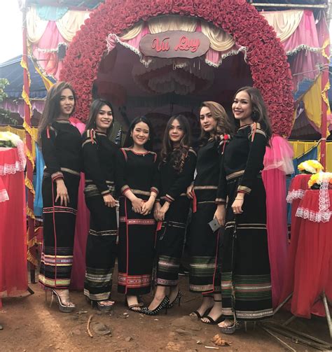 Danh tính các hot girl Ê Đê xinh đẹp bê tráp đang gây bão trên MXH