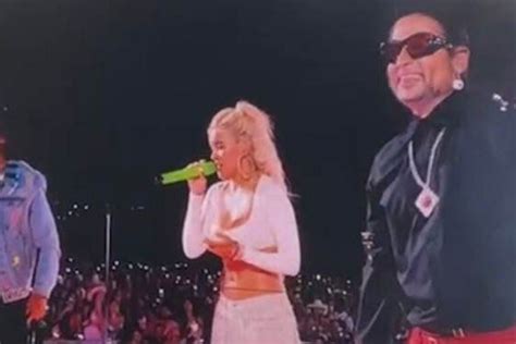 Todos boquiabiertos Yailin La Más Viral luce el bikini más diminuto que hayas visto Pase VIP