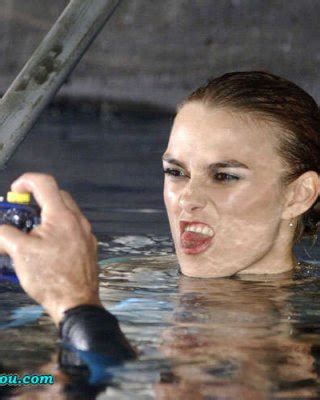 Keira Knightley Showing Her Tits In Wet Shirt To Paparazzi Porn Pictures XXX Photos Sex Images