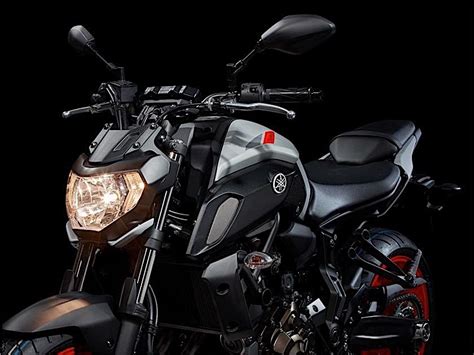 Yamaha Mt Naked Bikes Show A New Hue Of The Dark Side Of Japan Autoevolution