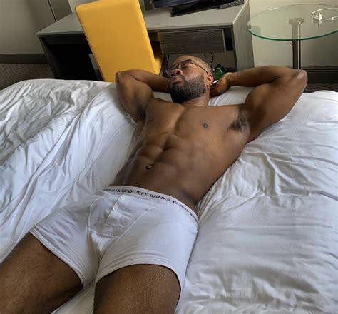 Muscular African Bull Poses Nude Thisvid