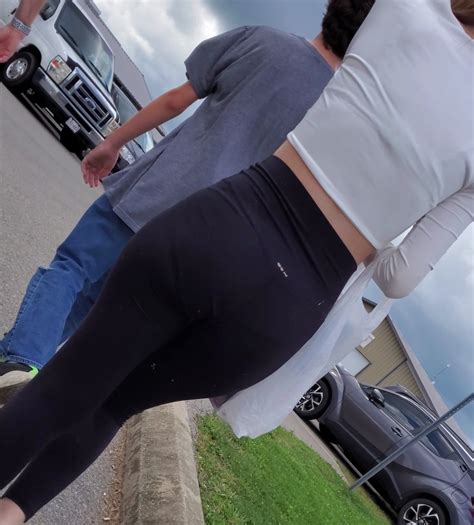 Nice Ass With Vpl In Black Leggings OC Spandex Leggings Yoga Pants Forum