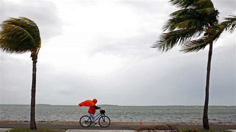 Inmet emite alerta para chuvas intensas e ventos de até 60 km h no Brasil