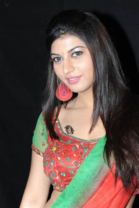 Bollywood Celebrities Sara Josh HOt In Half Saree Wallpapers