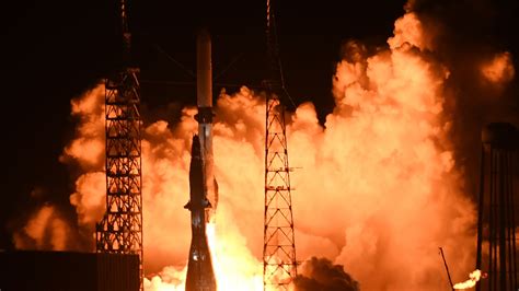 Blue Origin’s New Glenn Rocket Breaks Records with Record-Breaking Launch Spectacle - Veja Store Site