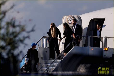 Erika Kirk-JD Vance Hug: Body Language Experts Weigh In on ...