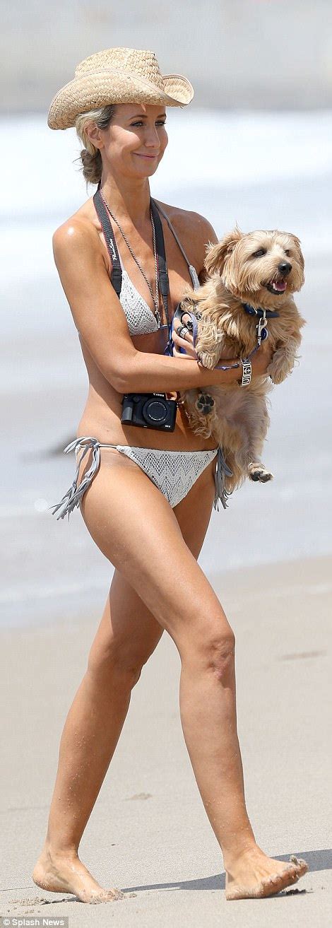 Lady Victoria Hervey Flaunts Figure In White Bikini Daily Mail Online