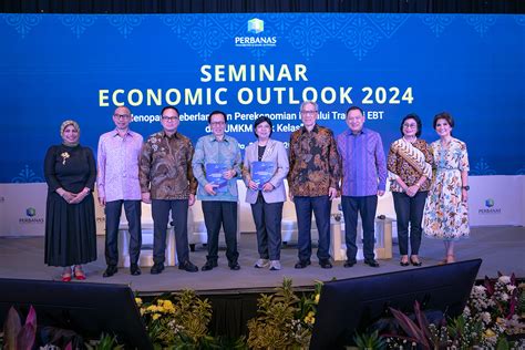 Galeri Perbanas Seminar Economic Outlook 2024 Perhimpunan Bank Nasional