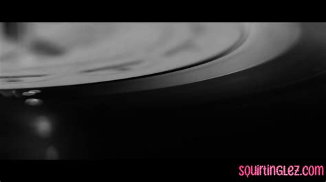 Lez MILF Enjoys Scissoring With Squirting Babe On The Couch