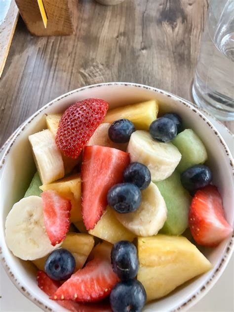 healthy fruit bowl | Healthy lifestyle food, Food cravings, Yummy food