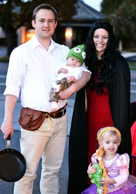 Rapunzel Family Costume | Rapunzel halloween costume, Family halloween