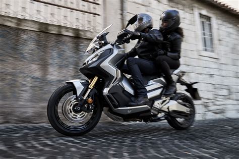 Motorrad Vergleich Yamaha Xmax Vs Honda X Adv