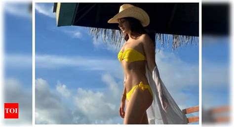 Kiara Advani Scorches Up The Internet With Her Bikini Photo Sidharth Malhotra Fans Say