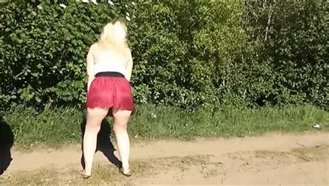 Weiß gelb rot und blauer bikini am strand xHamster