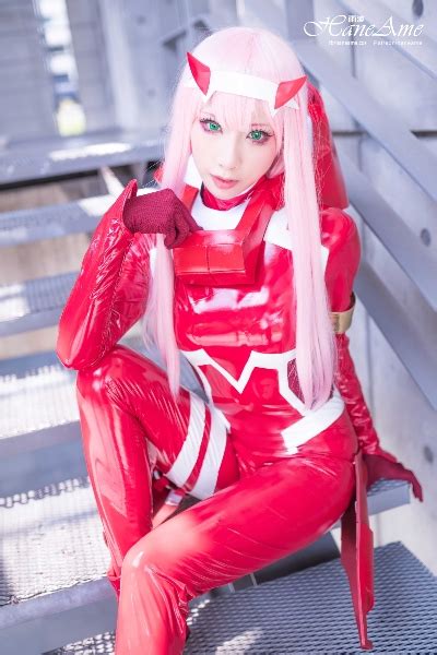 Net Red Coser Photo Hane Ame Rain Wave Zero Two Red Uniform V Ph