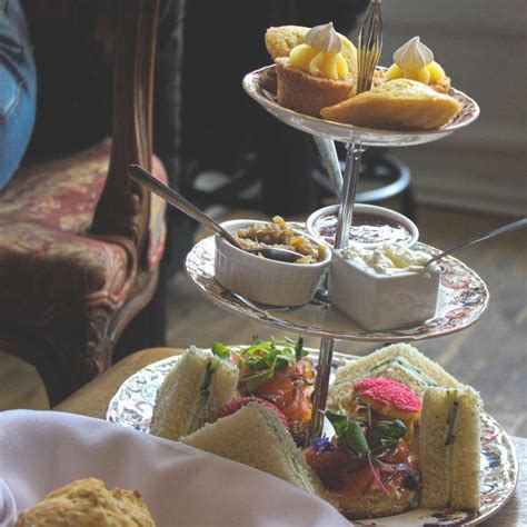 Savoring High Tea in Montreal: Where to Find the Best Afternoon Teas