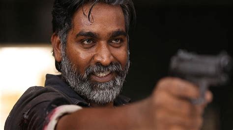 Download Vijay Sethupathi Vikram Vedha Holding Gun Hd Wallpaper ...