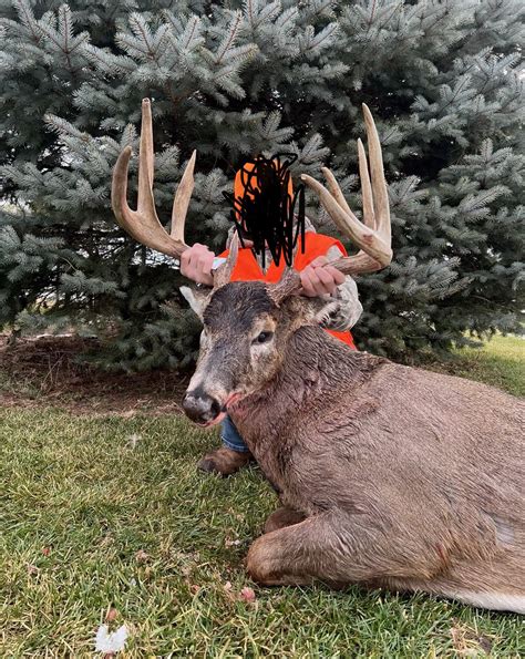 Got the biggest buck of my life : r/Hunting