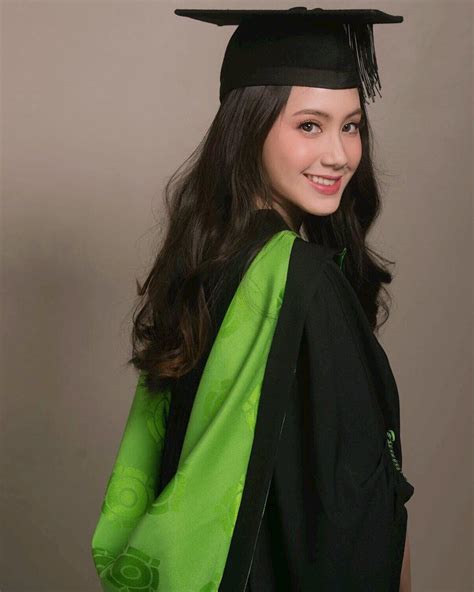 Chân dung nàng hot girl Lào gốc Việt nổi tiếng xinh đẹp