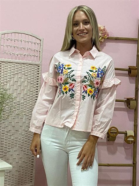 Venta Camisa Bordada Flores En Stock