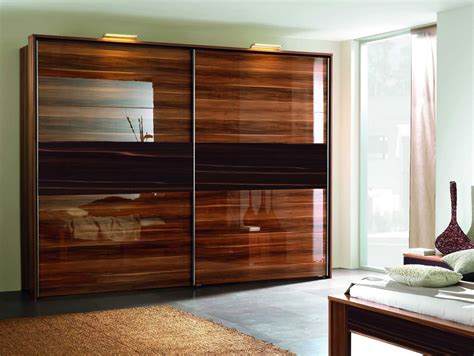 Глянцевый шкаф-купе подвесной системы Марбелла