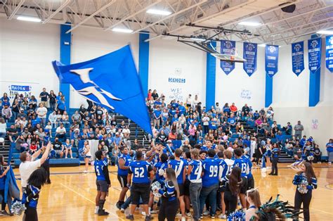 Lake View High School Celebrates Homecoming and Northside Pride with ...