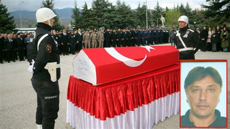 Kalp Krizi Ge Iren Polis Memuru Hayat N Kaybetti Timeturk