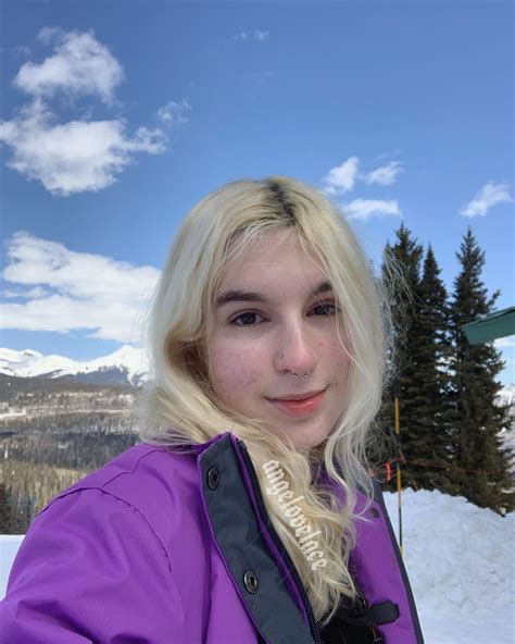 can you see the bliss in my eyes? (18F) | Scrolller