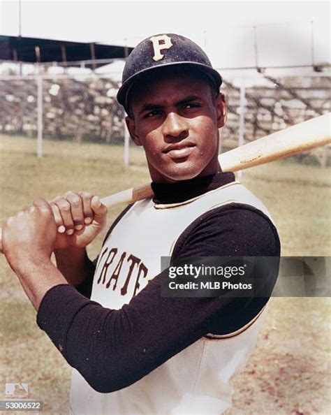 5168 Roberto Clemente Photos And High Res Pictures Getty Images