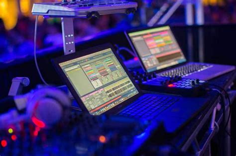 Hot Mix Entertainment Chicago S Best Djs