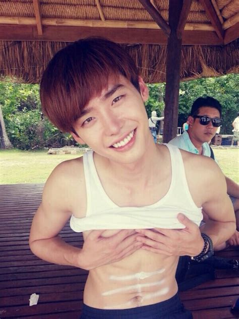 3 hot boy No Breathing bước từ màn ảnh lên truyện tranh