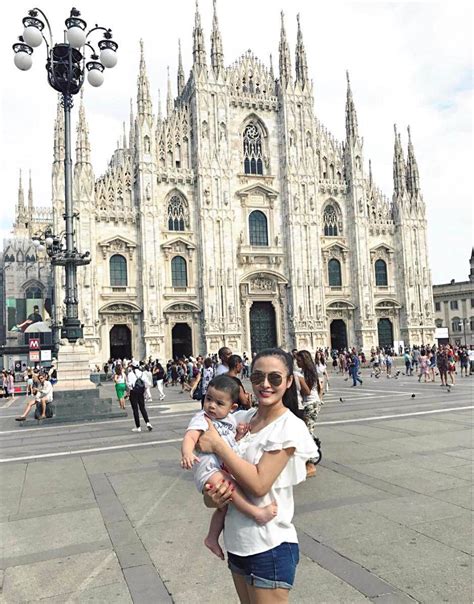 Di N Bikini Tr Ng M Nh N Gi A L N T Huy N Baby Th C Ra M T Con Ch Ng I Gia