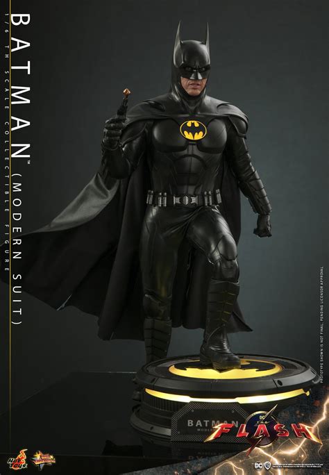 Galería Imagen de la figura de Hot Toys de Batman a escala 1 6