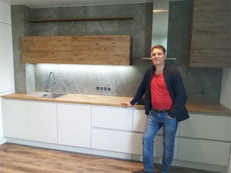 Кухонный гарнитур . Фасады и корпус верхних навесных шкафов KLEAF ...