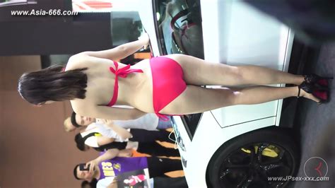 Chinese Model In Sexy Lingerie Show 8
