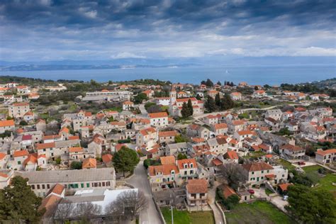 Slobodna Dalmacija Pred Vratima Splita Nude Se Novi Stanovi Za Niti Eura Po Kvadratu Ali