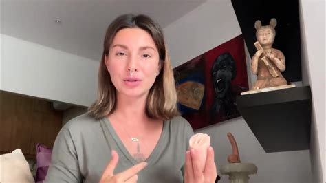 Tutorial How To Lick And Finger Girls Horny Roxy