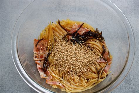 電子レンジと耐熱ボウルで絶品「塩昆布とベーコンの和風パスタ」ができたので報告します【yuu】 メシ通 ホットペッパーグルメ