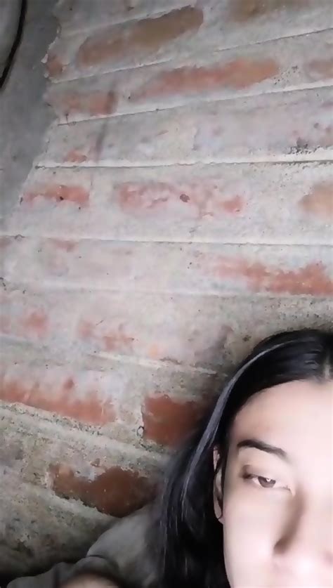 Latina Gets Fingerbanged