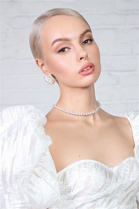 Nude Bridal Makeup Promakeup Laboratory