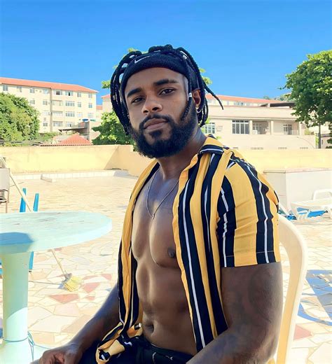 atores gatos e sarados da novela Família É Tudo Guia Gay São Paulo