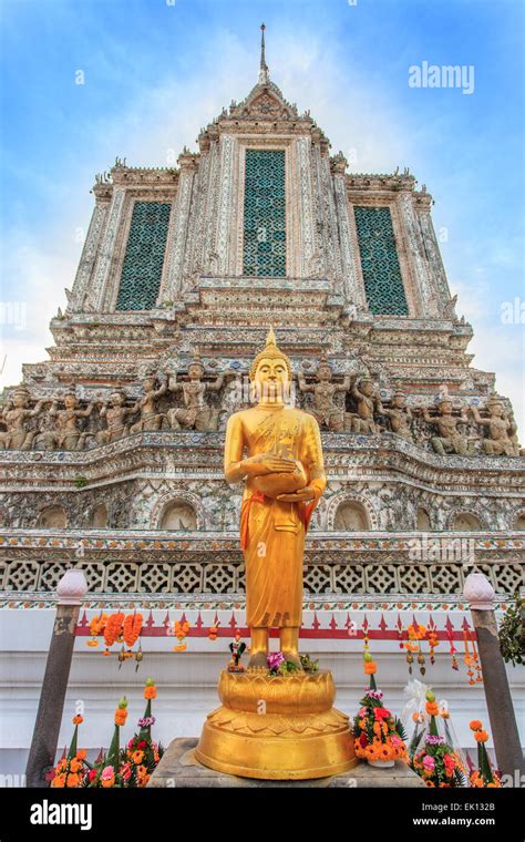 Wat Arun temple Stock Photo - Alamy