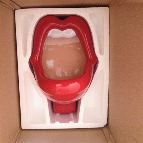 Red Urinator Lip Urinal Kiss Sanitary Universal Inlet Urine Gallery Salon Bath Product Adult