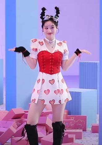 Dahyun Scientist M V Behind The Scenes Ep Concert Outfit