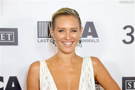 Nicky Whelan Nickywhelan Nude Onlyfans Leaks Fappening Fappeningbook