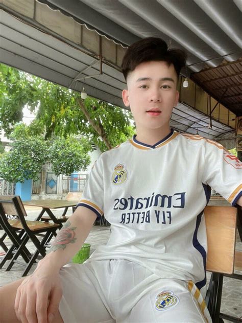 Teen boy cu bự ngoại cỡ dễ thương mới lớn sex giỏi biết chiều lòng khách traimodel