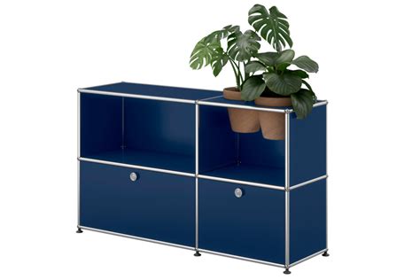 USM Haller Sideboard mit Klapptüren und Pflanzeneinsatz