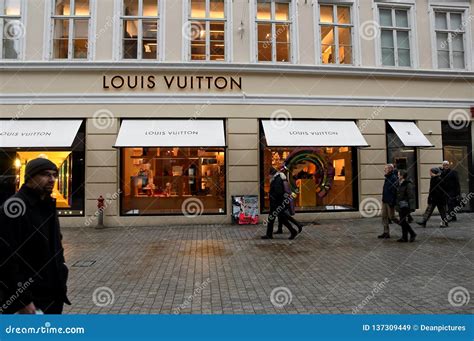 Louis Vuitton Outlet Store Los Angeles Crest